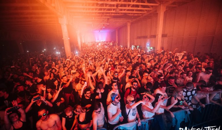 The 10 Kinds of People You Will Find at Raves